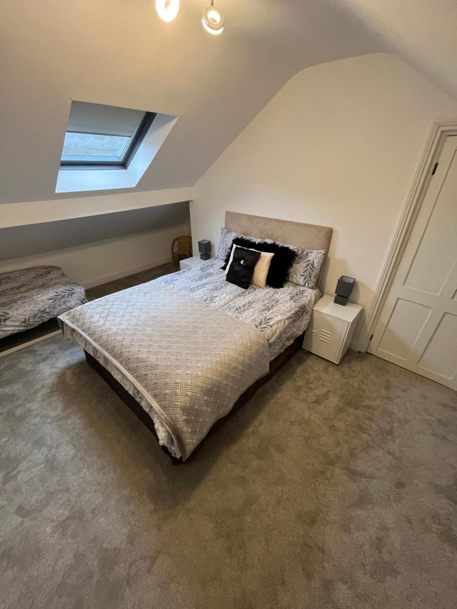 Wolf Hollow, Sleeps 4 Plus 2, Buxton Town Centre ภายนอก รูปภาพ